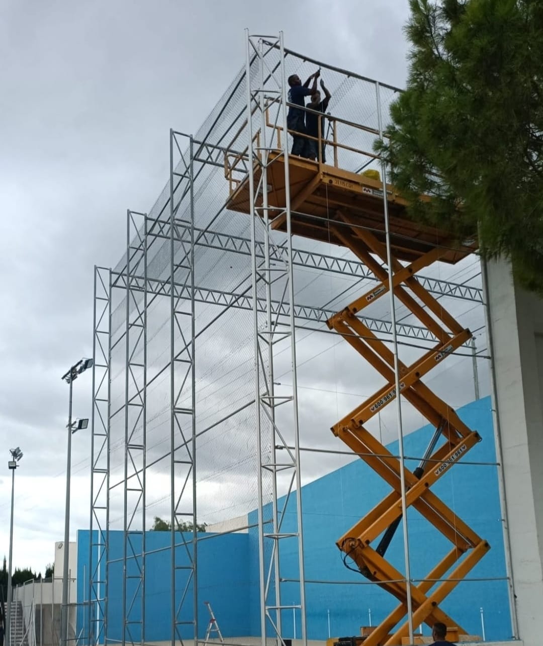 Estructura metálica Frontones